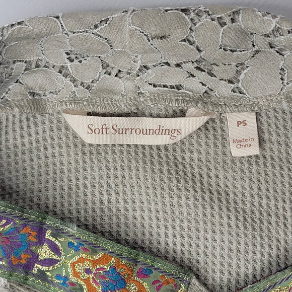 NWOT Soft Surroundings Waffle Knit Floral Aztec Cardigan Oriental Design Size PS - Picture 3 of 8